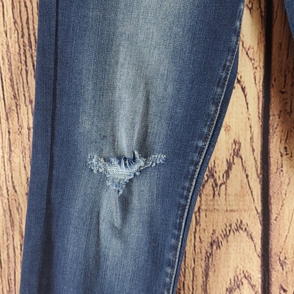 Kancan Los Angeles Distressed Jeans - Picture 2 of 12